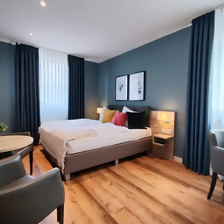 沃斯特餐厅酒店 3*