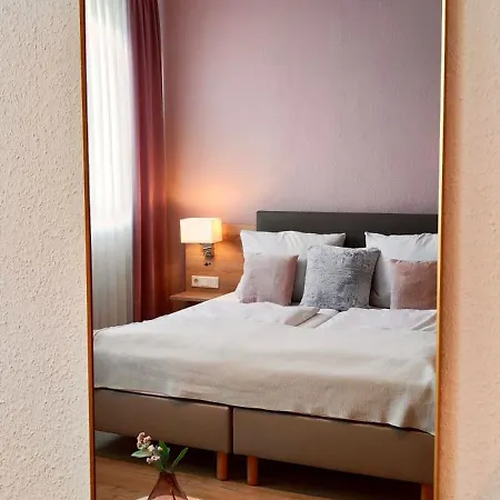 沃斯特餐厅酒店 酒店 格罗瑙